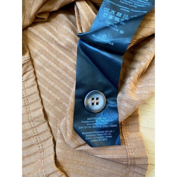 VERO Moda BNWOT Women Crop V-Neck "Lucy" Button Up Top Sz Medium - Picture 7 of 7